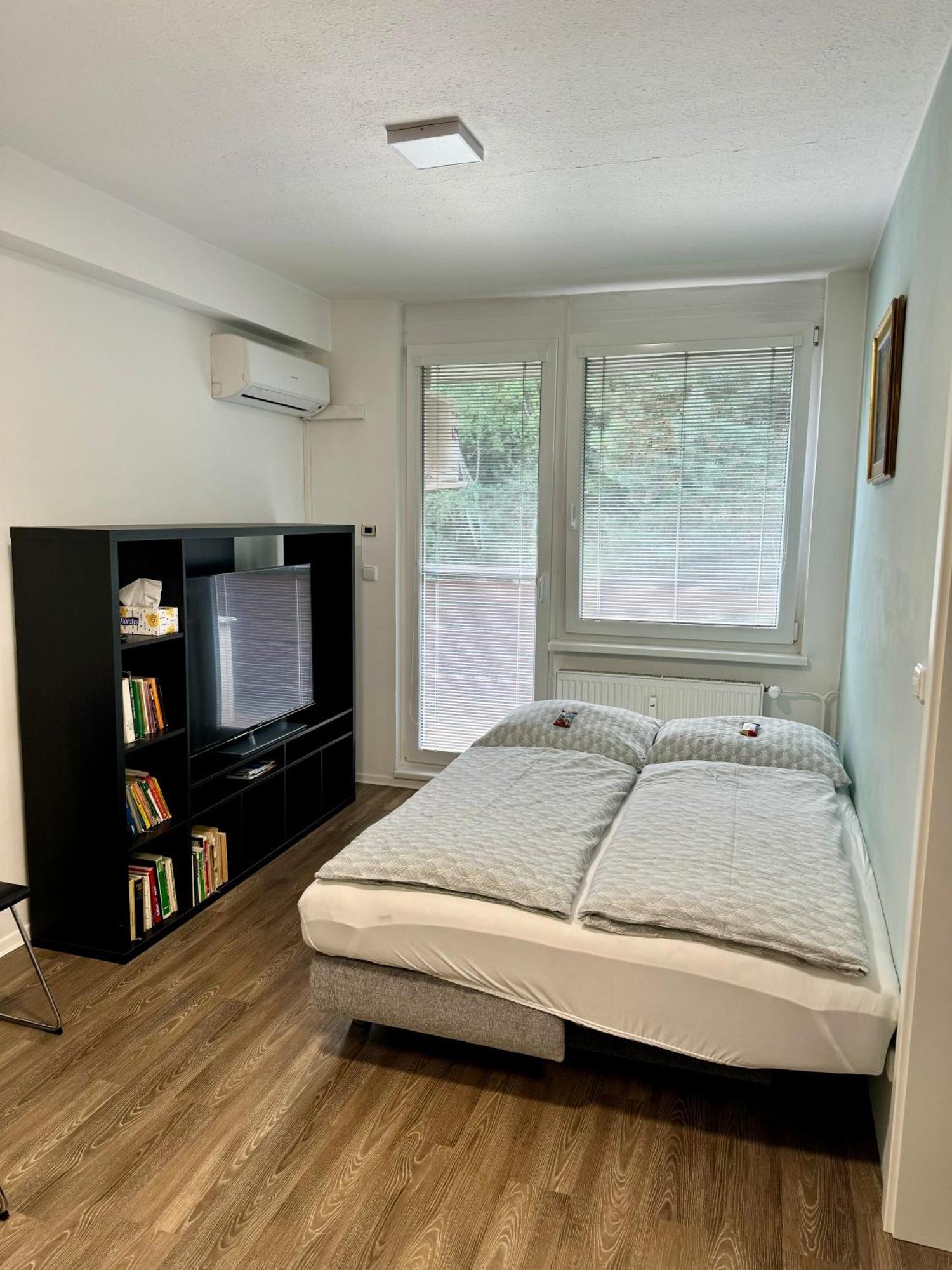31 Apartment